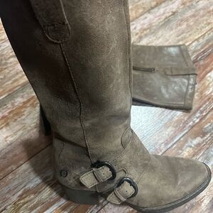 Brown Leather Shoes with Classic Style